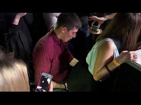 ❤️ Regte seks in 'n Russiese nagklub. 18-jarige Russiese meisie in die anus en vagina in 'n nagklub genaai ❤❌ Pornovideo by ons af.pornado-co.ru ❤